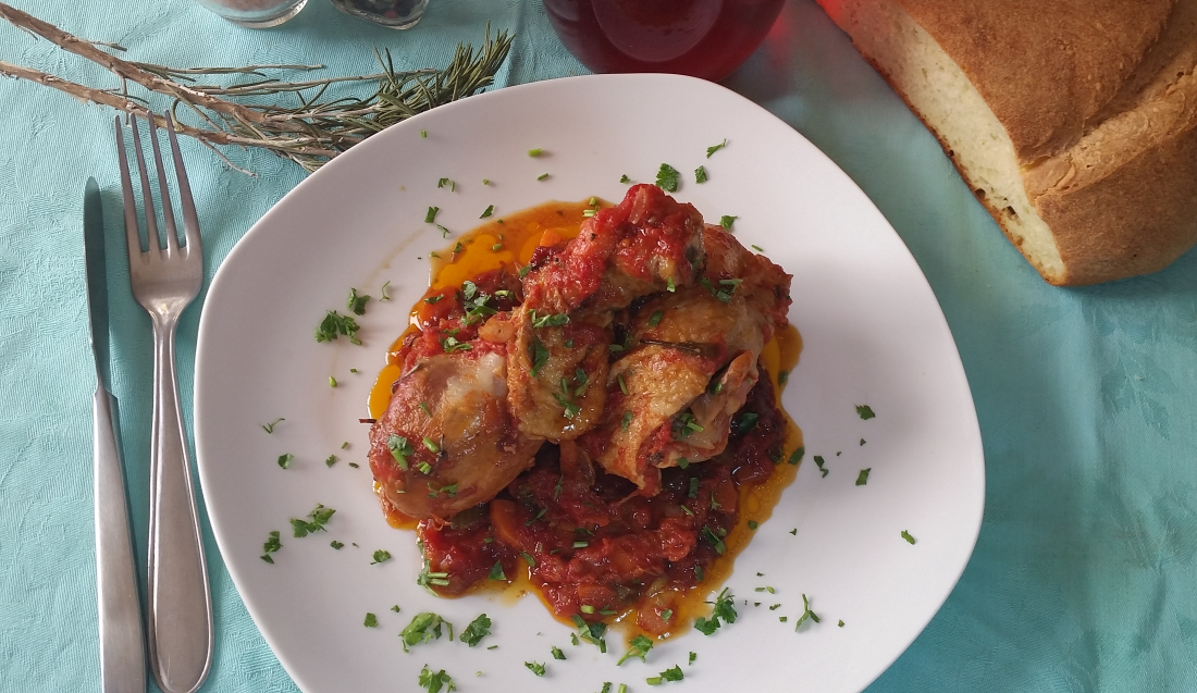 Pollo in umido con pomodoro