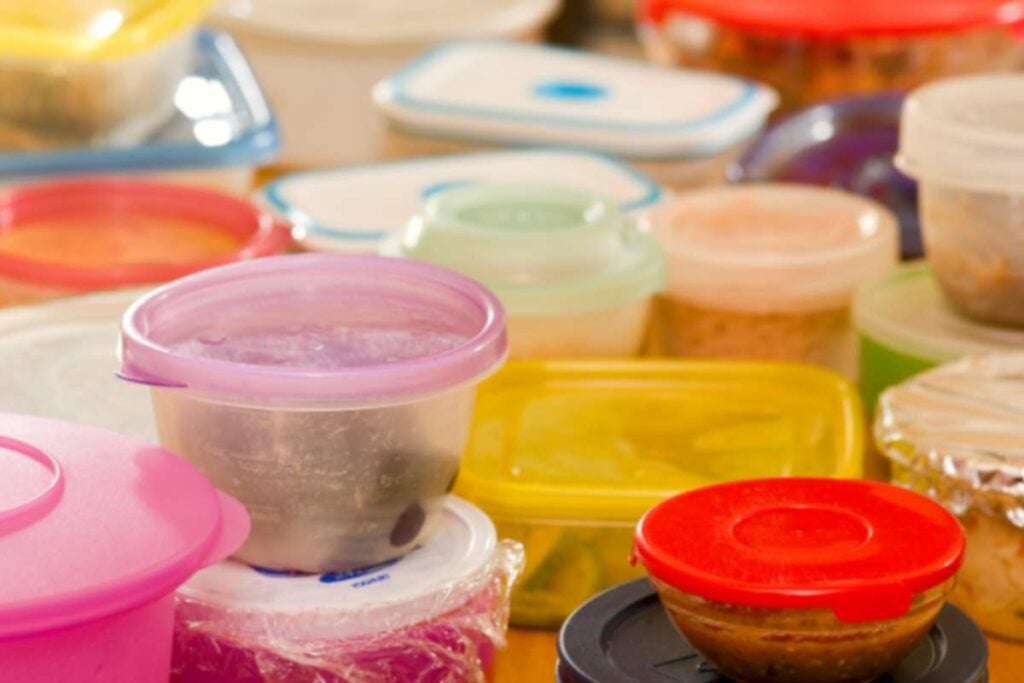 Come igienizzare contenitori di plastica