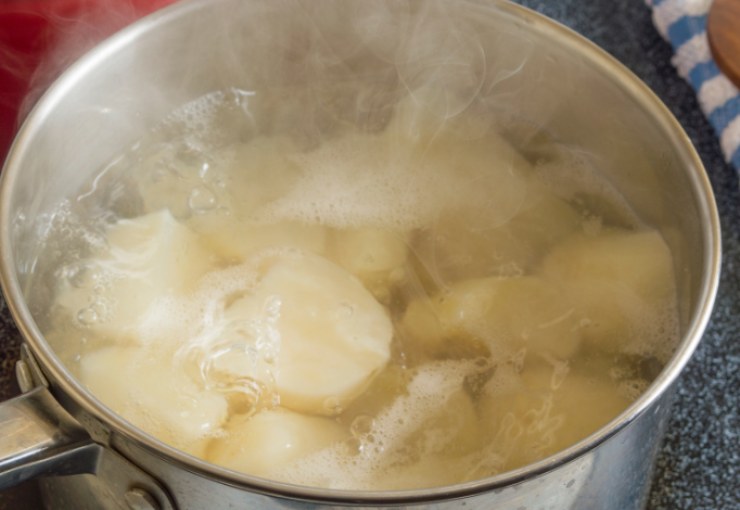 3 ingredienti per preparare le palline di patate